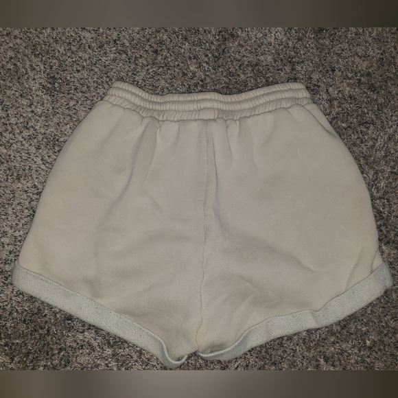 Mable| Sweatpant Rolled Leg Shorts - Picture 6 of 6